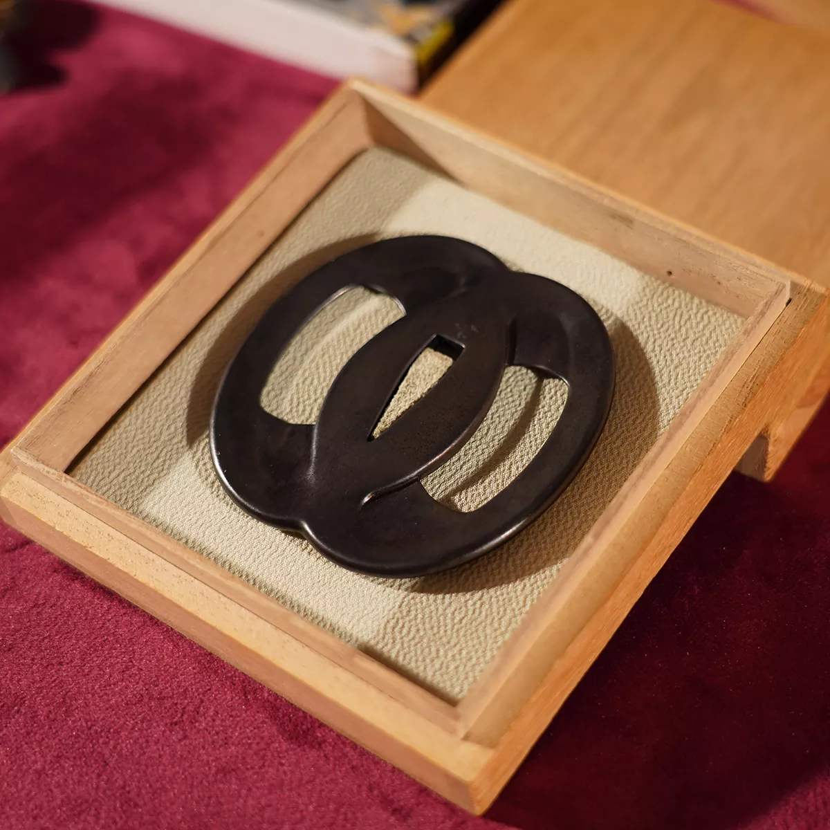 Tsuba of the sakabato katana in Cartoon Rurouni Kenshin -Z-Sey